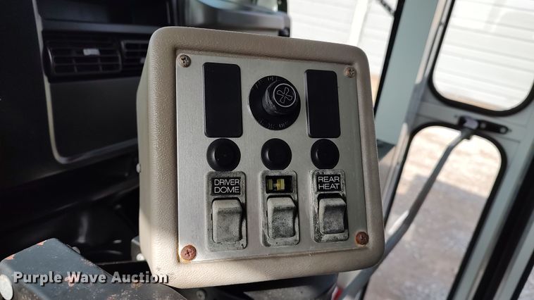 image for item LA9331 2007 Chevrolet Express 3500  school bus