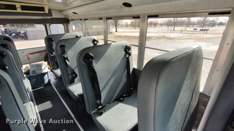 image for item LA9331 2007 Chevrolet Express 3500  school bus