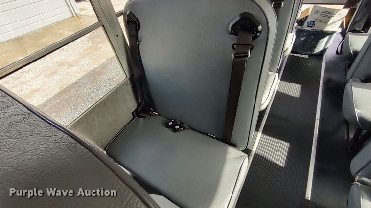 image for item LA9331 2007 Chevrolet Express 3500  school bus