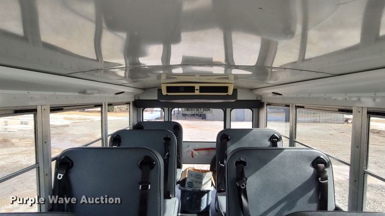 image for item LA9331 2007 Chevrolet Express 3500  school bus