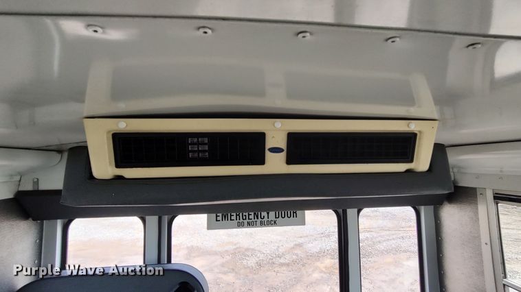 image for item LA9331 2007 Chevrolet Express 3500  school bus