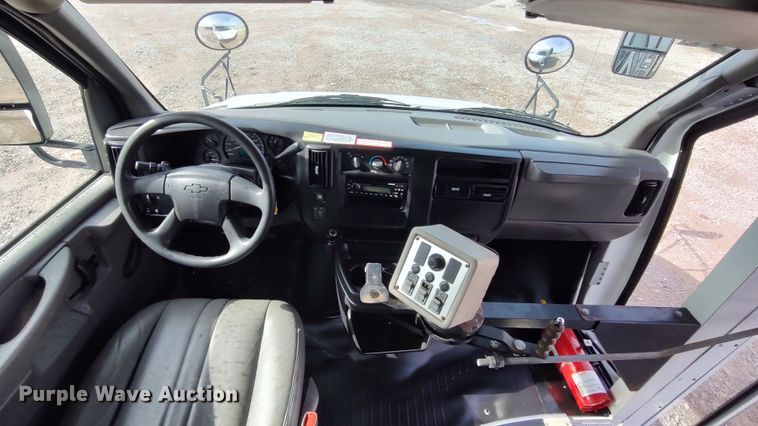 image for item LA9331 2007 Chevrolet Express 3500  school bus