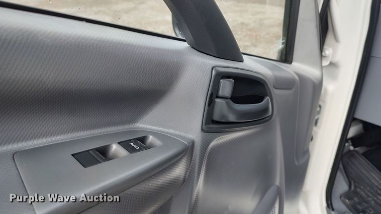 image for item LA9333 2013 Isuzu NPR  box truck