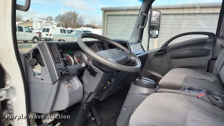 image for item LA9333 2013 Isuzu NPR  box truck