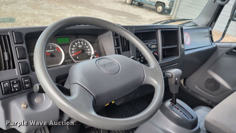 image for item LA9333 2013 Isuzu NPR  box truck