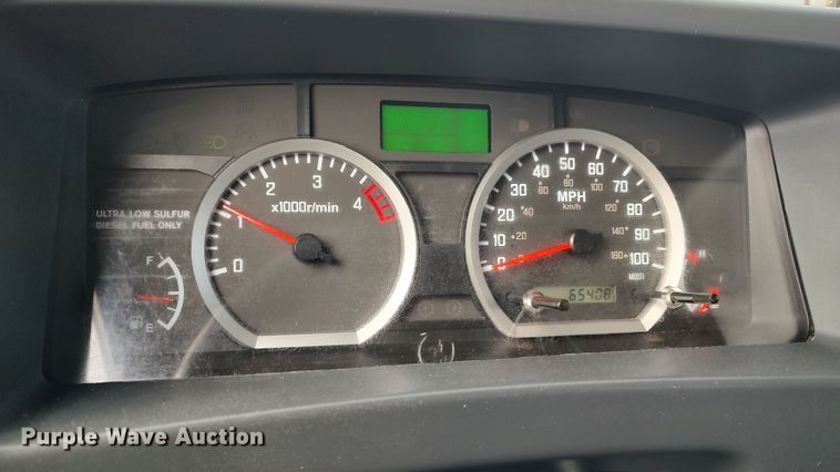 image for item LA9333 2013 Isuzu NPR  box truck