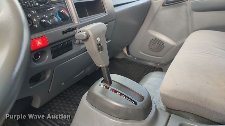 image for item LA9333 2013 Isuzu NPR  box truck