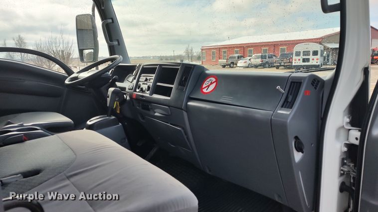 image for item LA9333 2013 Isuzu NPR  box truck