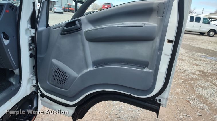 image for item LA9333 2013 Isuzu NPR  box truck