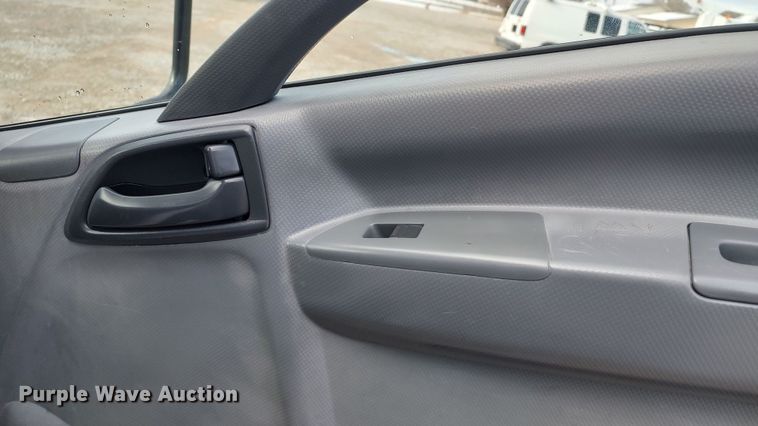 image for item LA9333 2013 Isuzu NPR  box truck