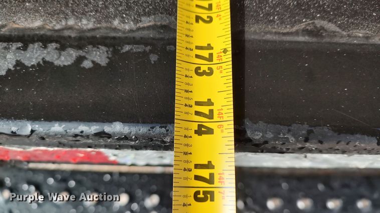 image for item LA9333 2013 Isuzu NPR  box truck