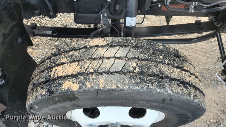 image for item LA9333 2013 Isuzu NPR  box truck