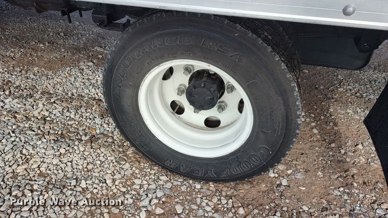 image for item LA9333 2013 Isuzu NPR  box truck