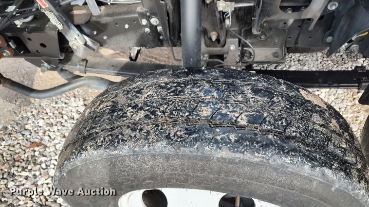 image for item LA9333 2013 Isuzu NPR  box truck