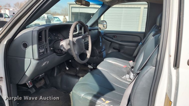 image for item LA9334 2001 Chevrolet Silverado 2500HD  pickup truck