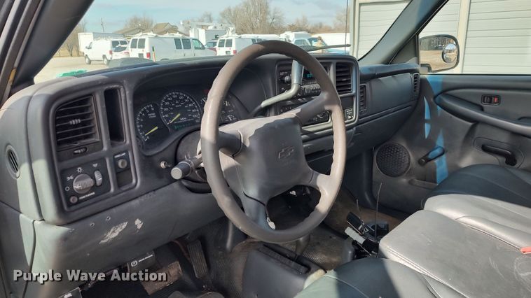 image for item LA9334 2001 Chevrolet Silverado 2500HD  pickup truck