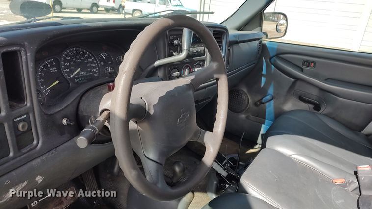 image for item LA9334 2001 Chevrolet Silverado 2500HD  pickup truck