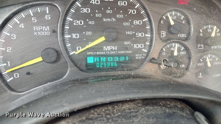 image for item LA9334 2001 Chevrolet Silverado 2500HD  pickup truck