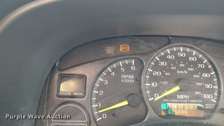 image for item LA9334 2001 Chevrolet Silverado 2500HD  pickup truck