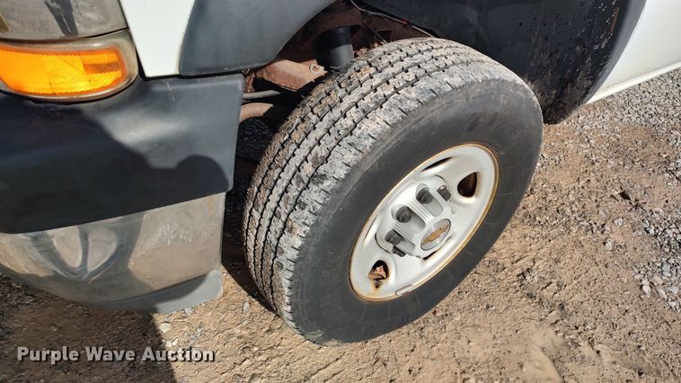 image for item LA9334 2001 Chevrolet Silverado 2500HD  pickup truck