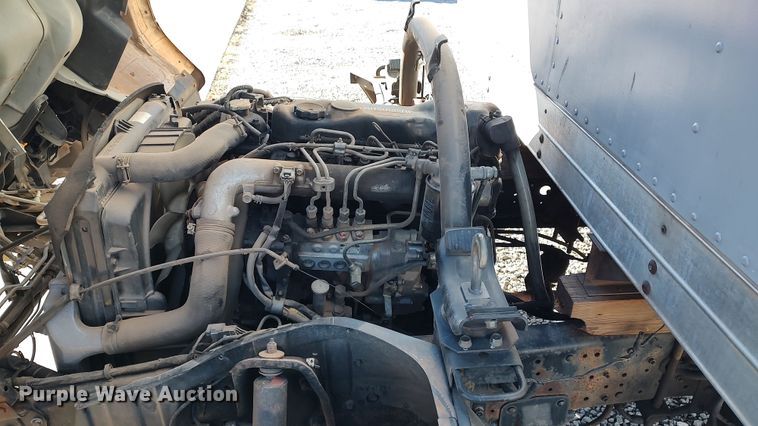 image for item LA9356 2000 Mitsubishi FUSO  box truck