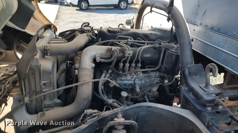 image for item LA9356 2000 Mitsubishi FUSO  box truck