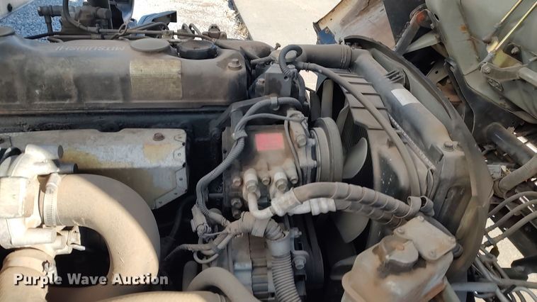 image for item LA9356 2000 Mitsubishi FUSO  box truck