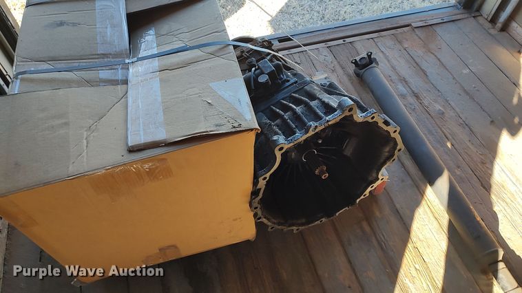 image for item LA9356 2000 Mitsubishi FUSO  box truck