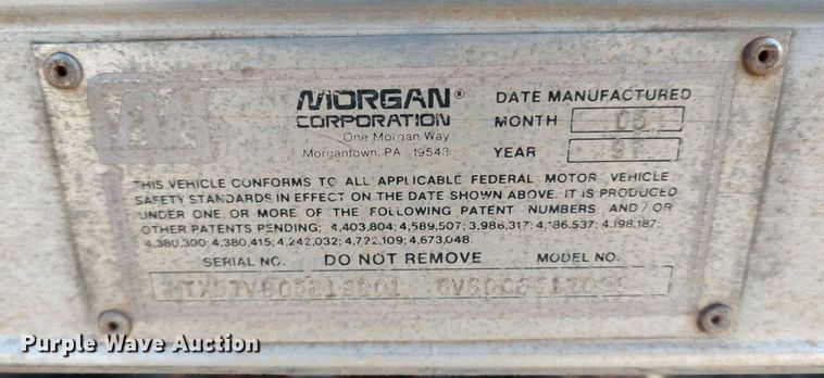 image for item LA9356 2000 Mitsubishi FUSO  box truck