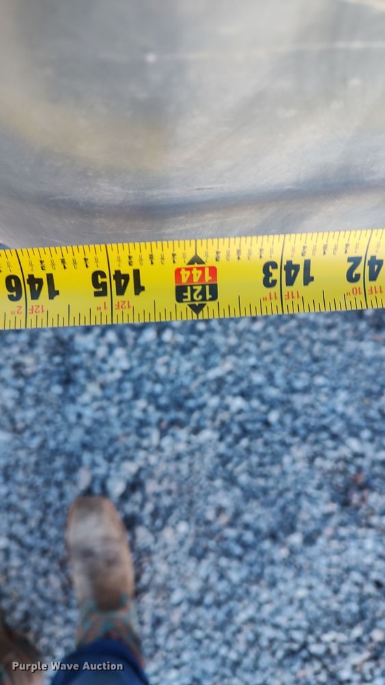 image for item LA9356 2000 Mitsubishi FUSO  box truck