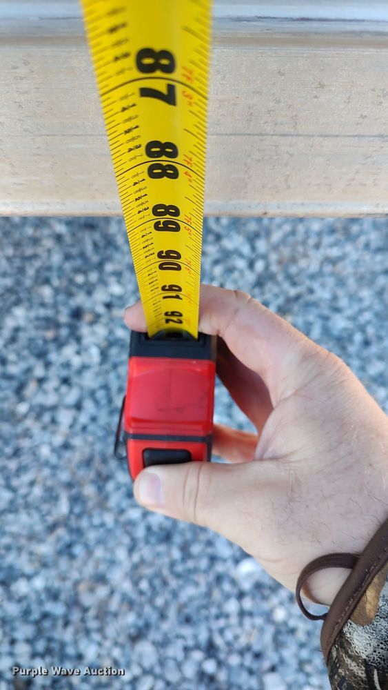 image for item LA9356 2000 Mitsubishi FUSO  box truck