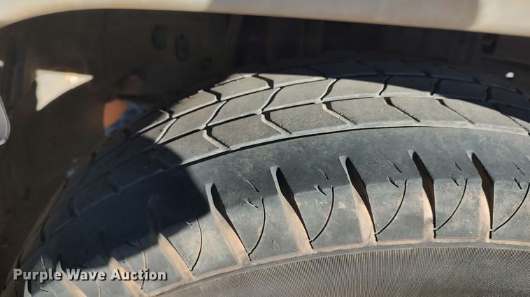 image for item LA9356 2000 Mitsubishi FUSO  box truck