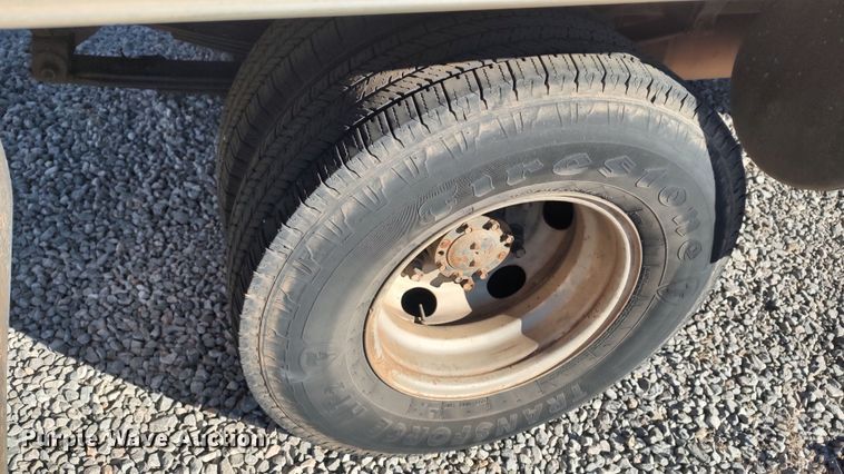 image for item LA9356 2000 Mitsubishi FUSO  box truck