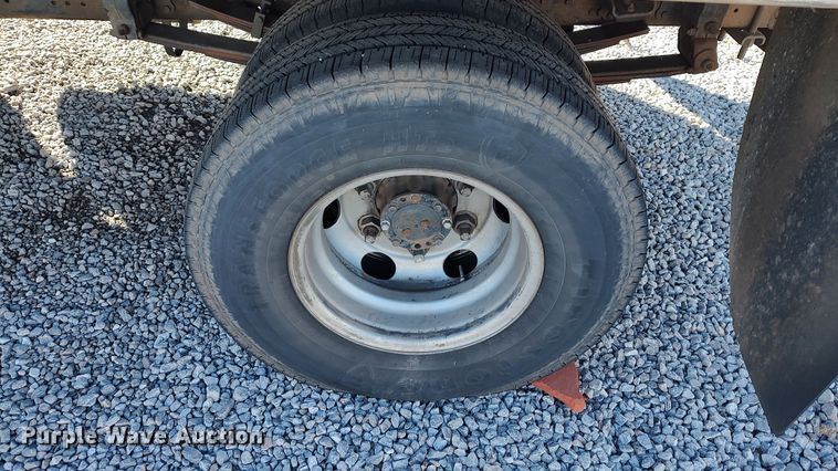 image for item LA9356 2000 Mitsubishi FUSO  box truck