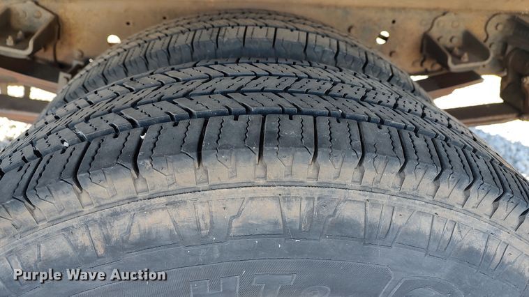 image for item LA9356 2000 Mitsubishi FUSO  box truck