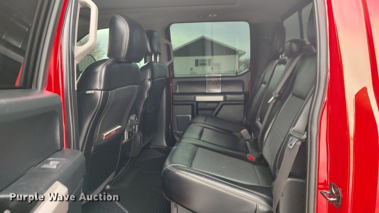 image for item LA9370 2019 Ford F350 Lariat Super Duty  Crew Cab pickup truck