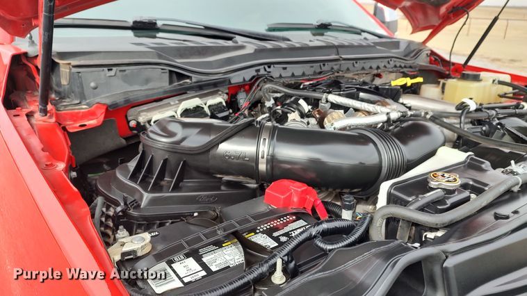 image for item LA9370 2019 Ford F350 Lariat Super Duty  Crew Cab pickup truck