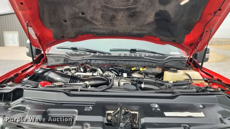 image for item LA9370 2019 Ford F350 Lariat Super Duty  Crew Cab pickup truck