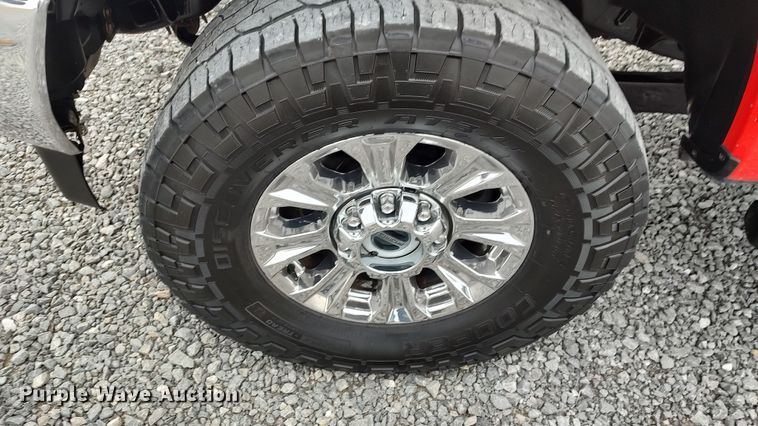 image for item LA9370 2019 Ford F350 Lariat Super Duty  Crew Cab pickup truck