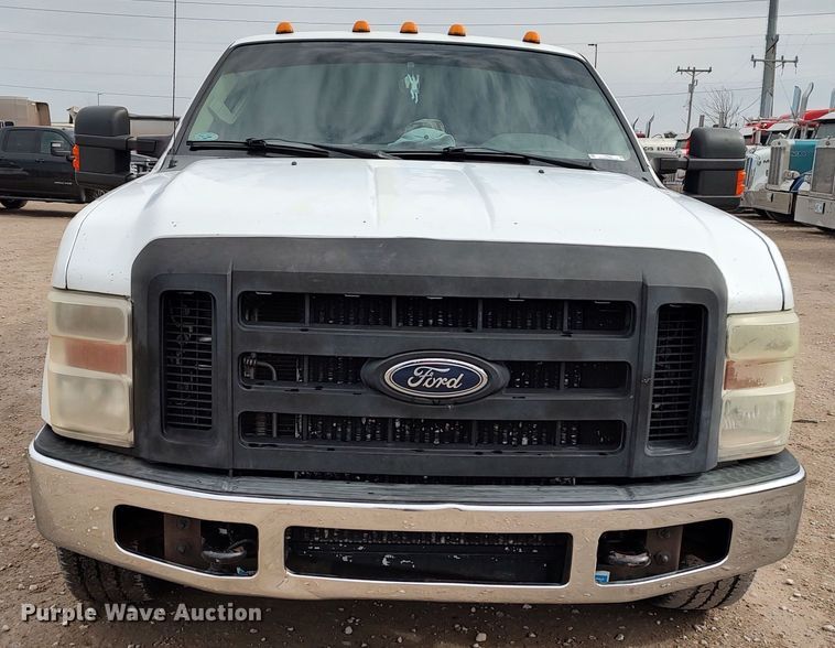 image for item LF9532 2010 Ford F350 Super Duty  SuperCab utility bed pickup truck