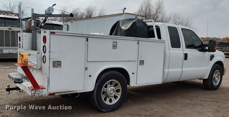 image for item LF9532 2010 Ford F350 Super Duty  SuperCab utility bed pickup truck