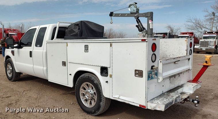 image for item LF9532 2010 Ford F350 Super Duty  SuperCab utility bed pickup truck