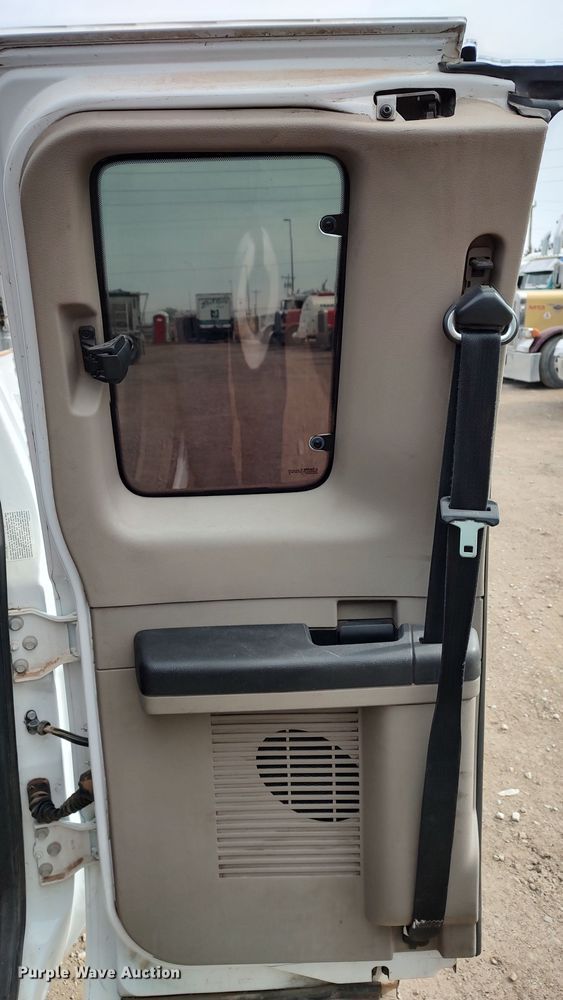 image for item LF9532 2010 Ford F350 Super Duty  SuperCab utility bed pickup truck