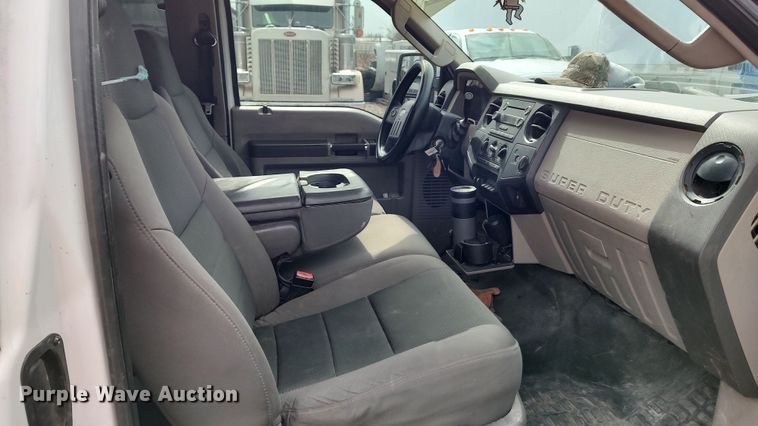 image for item LF9532 2010 Ford F350 Super Duty  SuperCab utility bed pickup truck