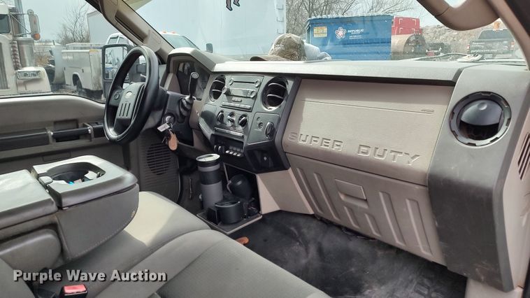 image for item LF9532 2010 Ford F350 Super Duty  SuperCab utility bed pickup truck