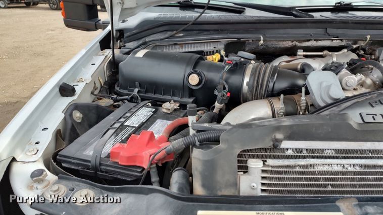 image for item LF9532 2010 Ford F350 Super Duty  SuperCab utility bed pickup truck