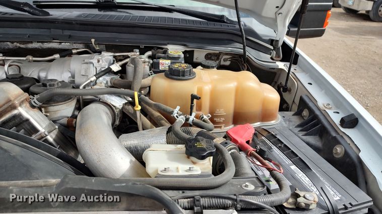 image for item LF9532 2010 Ford F350 Super Duty  SuperCab utility bed pickup truck