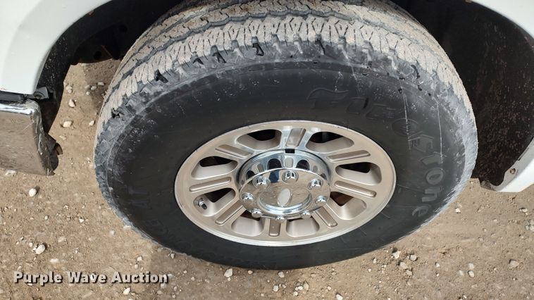 image for item LF9532 2010 Ford F350 Super Duty  SuperCab utility bed pickup truck