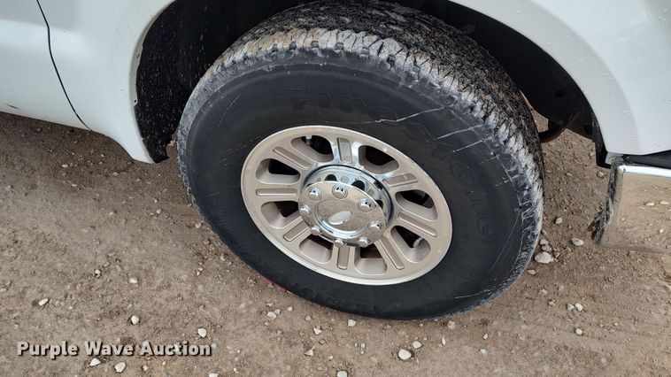 image for item LF9532 2010 Ford F350 Super Duty  SuperCab utility bed pickup truck