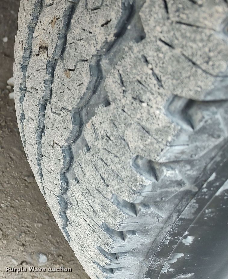 image for item LF9532 2010 Ford F350 Super Duty  SuperCab utility bed pickup truck